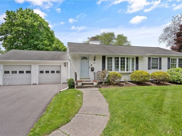 115 Mansfield Drive , Camillus, NY 13031