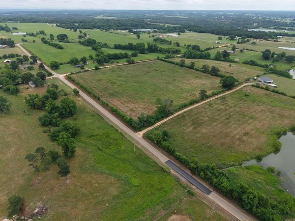5 Cornbridge Road , Nashville, AR 71852