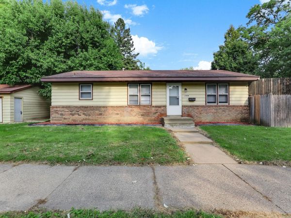 2304 Sheridan Avenue N, Minneapolis, MN 55411