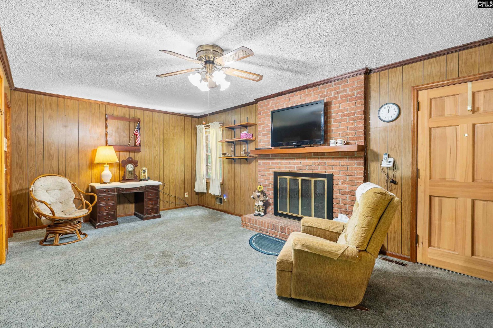 1041 Lynn Drive  Photo 10