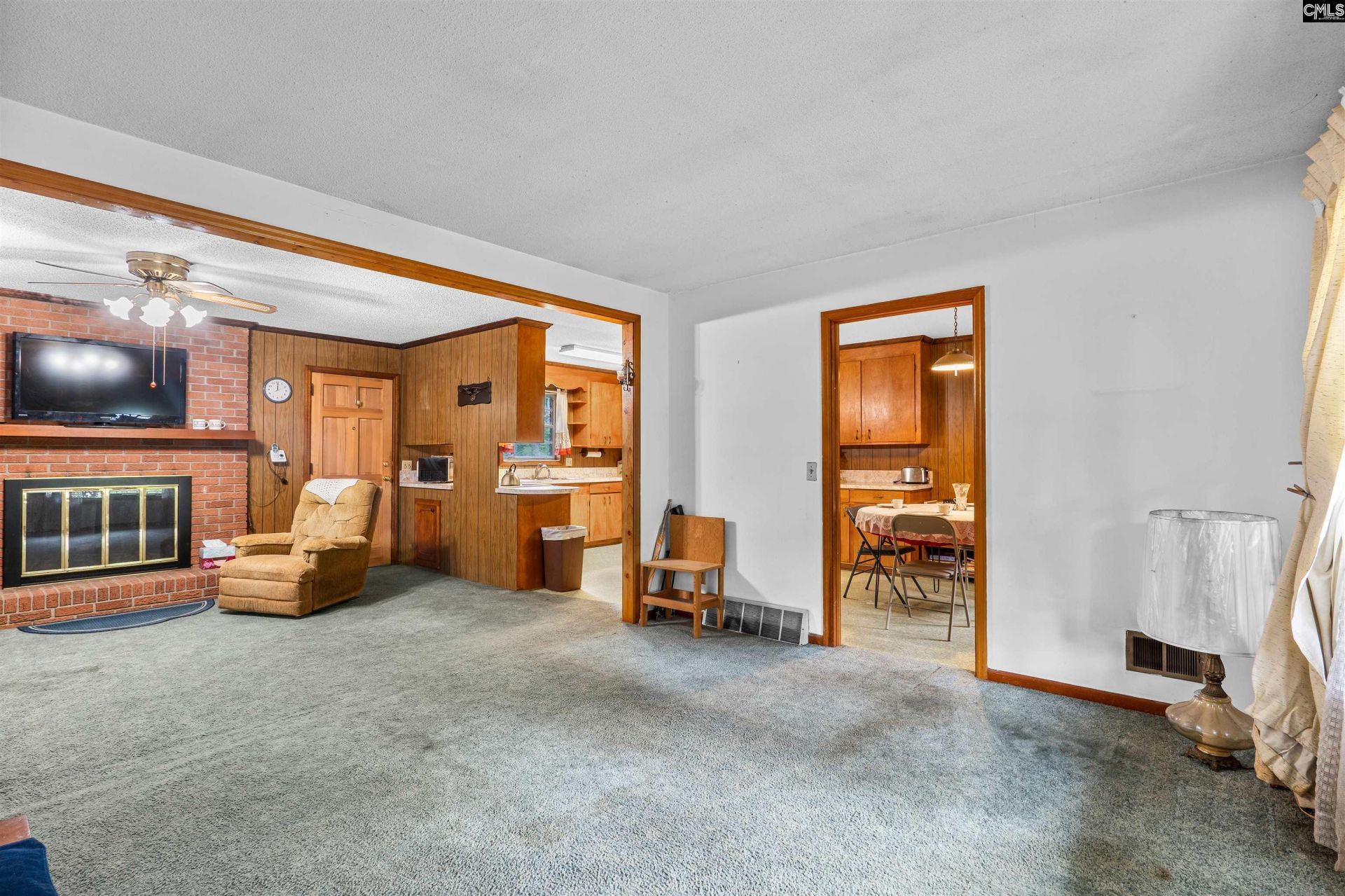 1041 Lynn Drive  Photo 11