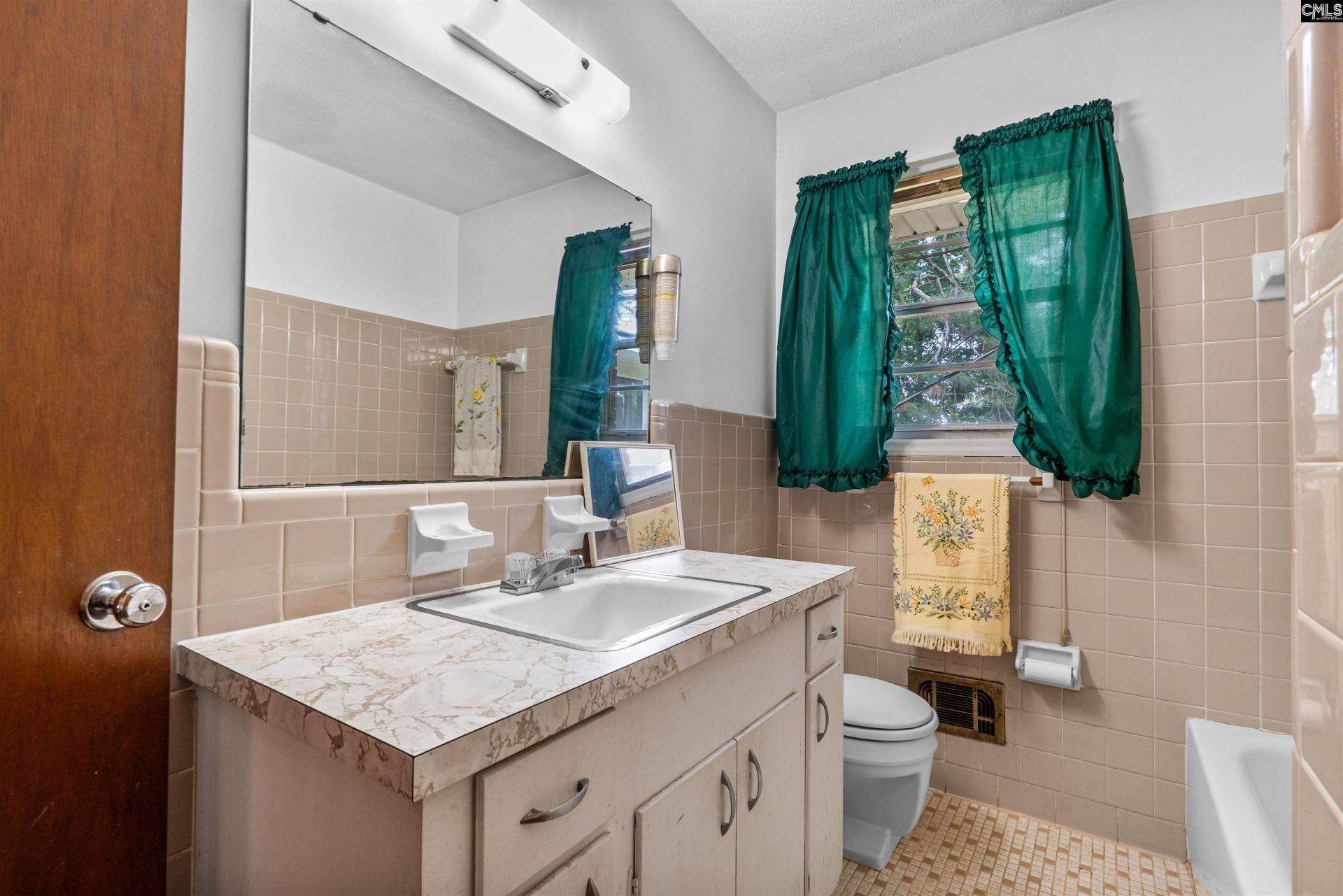 1041 Lynn Drive  Photo 19