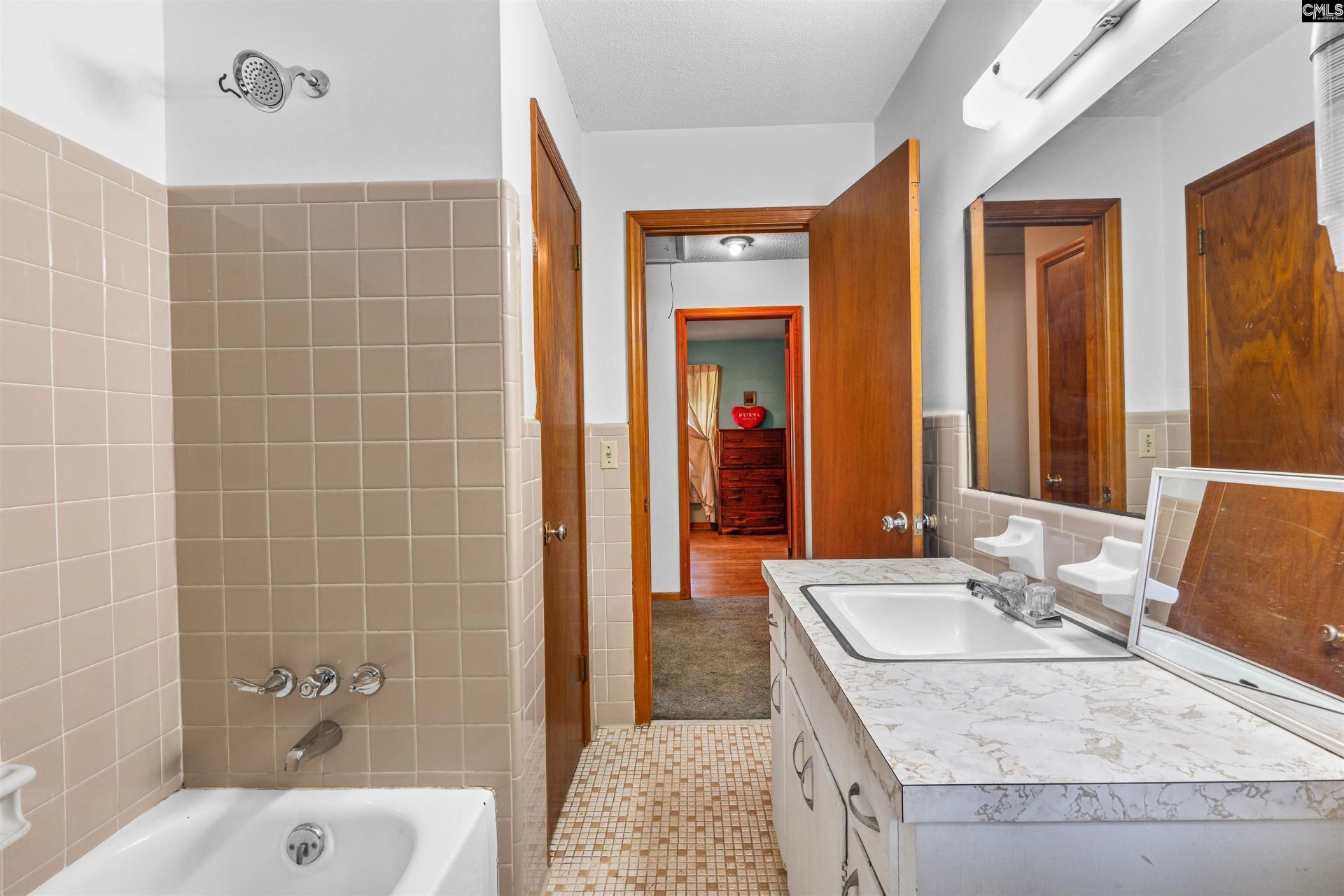 1041 Lynn Drive  Photo 21