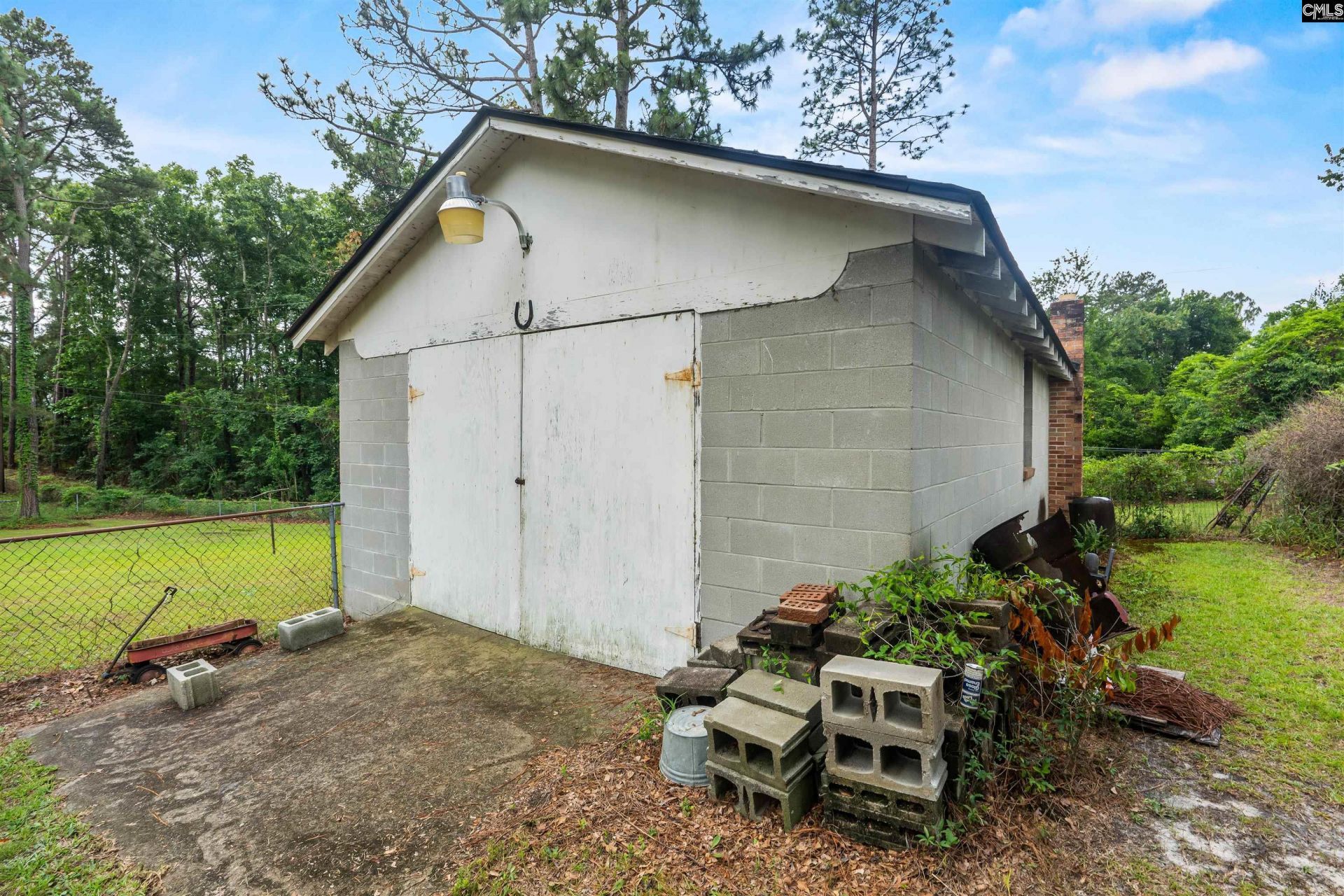 1041 Lynn Drive  Photo 32