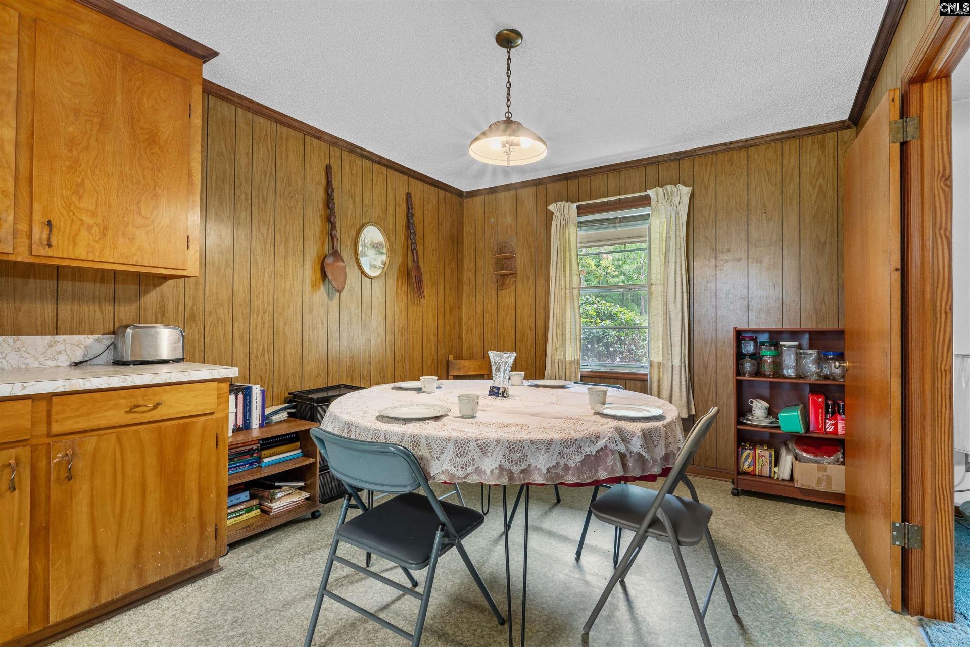 1041 Lynn Drive  Photo 7
