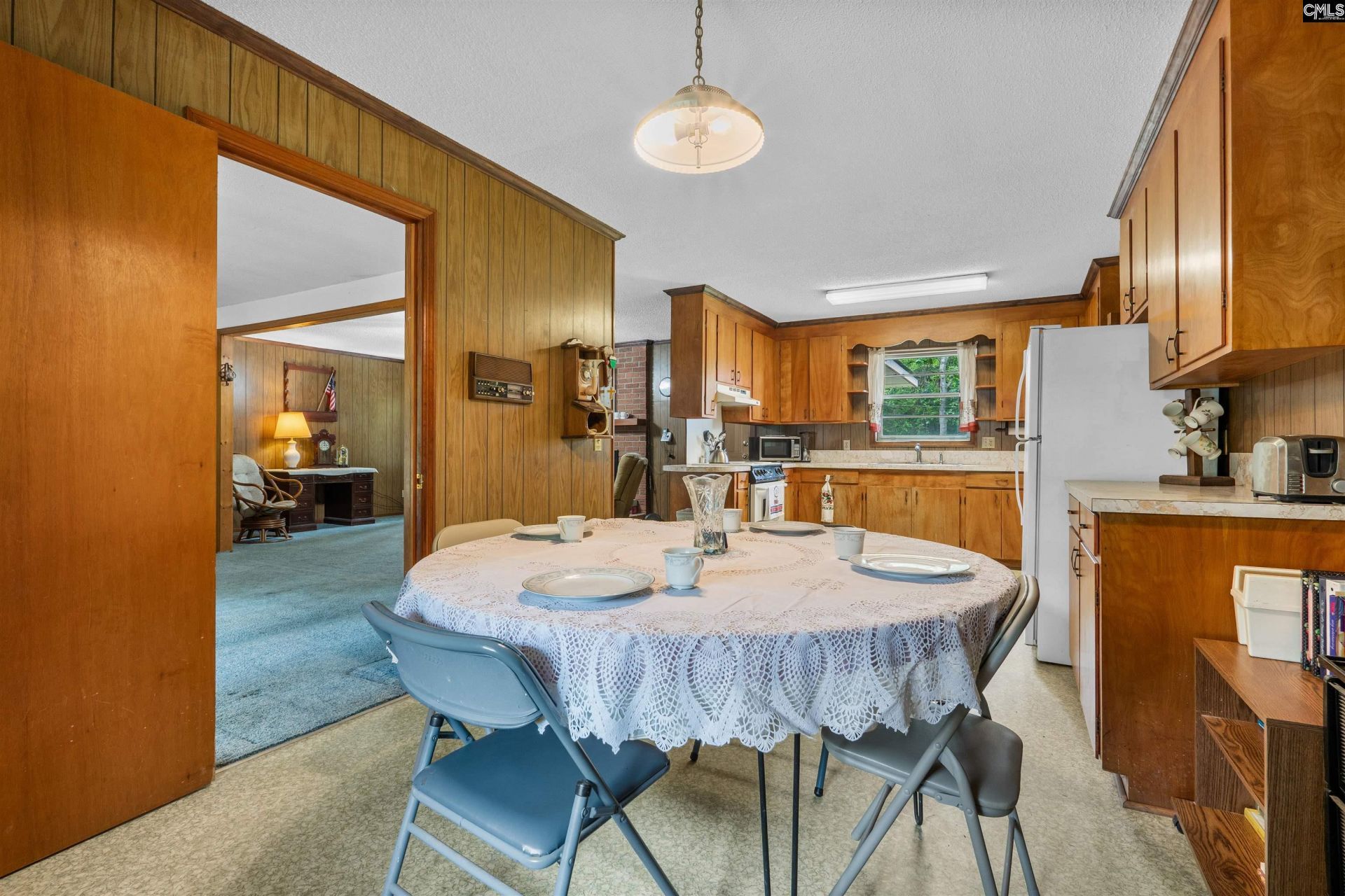 1041 Lynn Drive  Photo 8