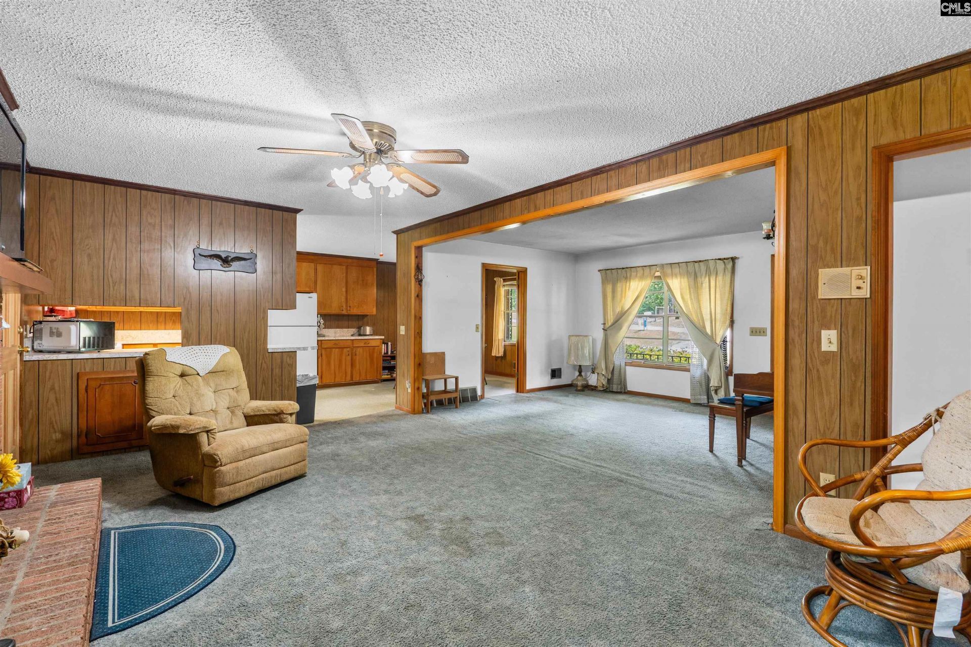 1041 Lynn Drive  Photo 9