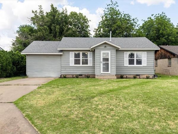 6211 NW Cherry Avenue, Lawton, OK 73505