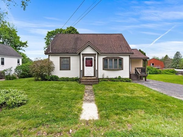 97 Pleasant St, Spencer, MA 01562