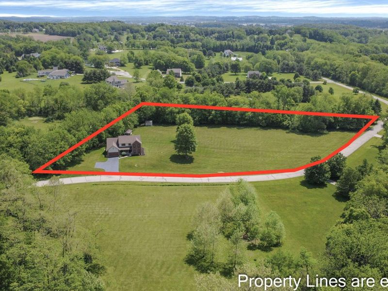 300 Waters Drive, Hebron, OH 43025 Photo 3