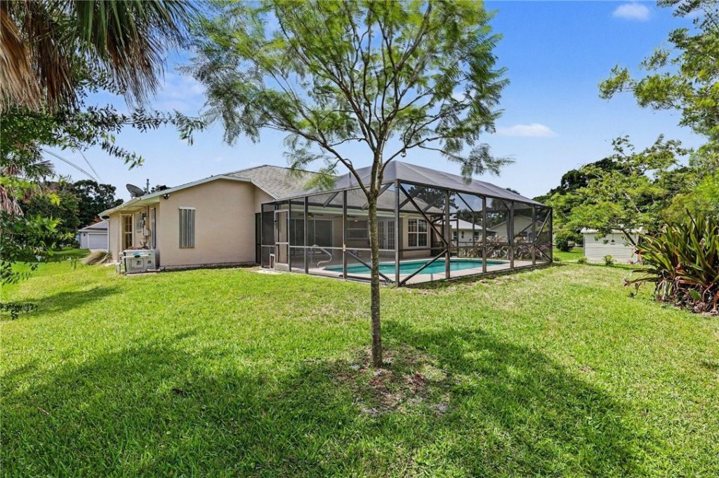 525 Belfast Terrace, Sebastian, FL 32958 Photo