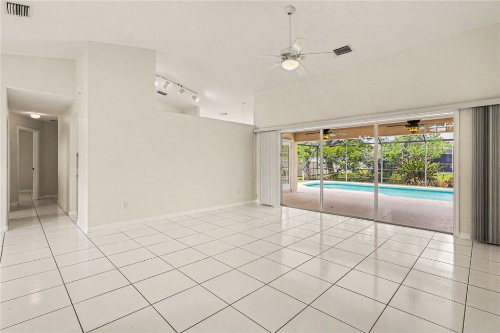 525 Belfast Terrace, Sebastian, FL 32958 Photo