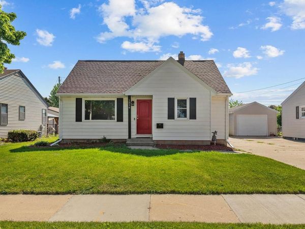 1516 RUGBY STREET, Oshkosh, WI 54902