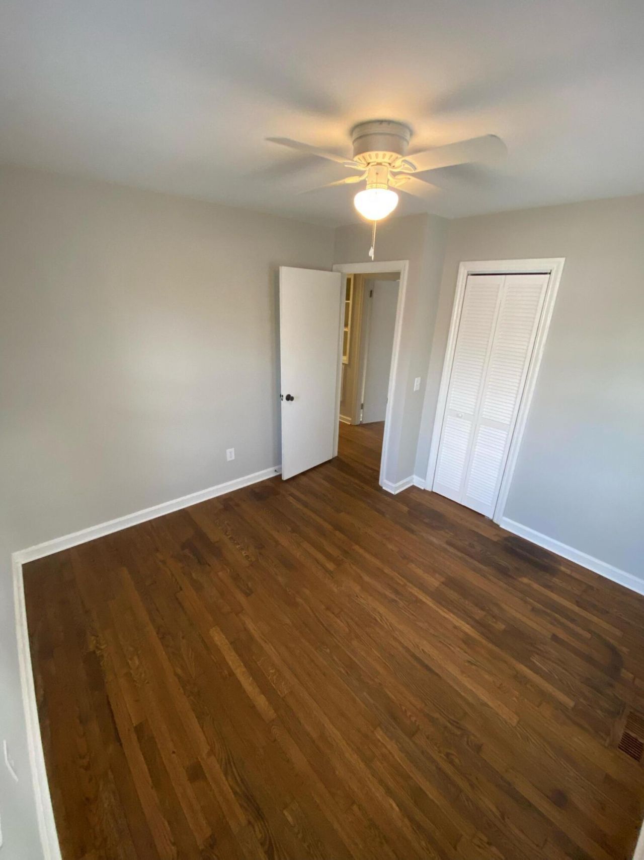 1105 Sunnyside Drive Photo 4