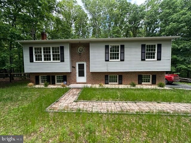 103 Northwood Circle , Cross Junction, VA 22625 Main Photo