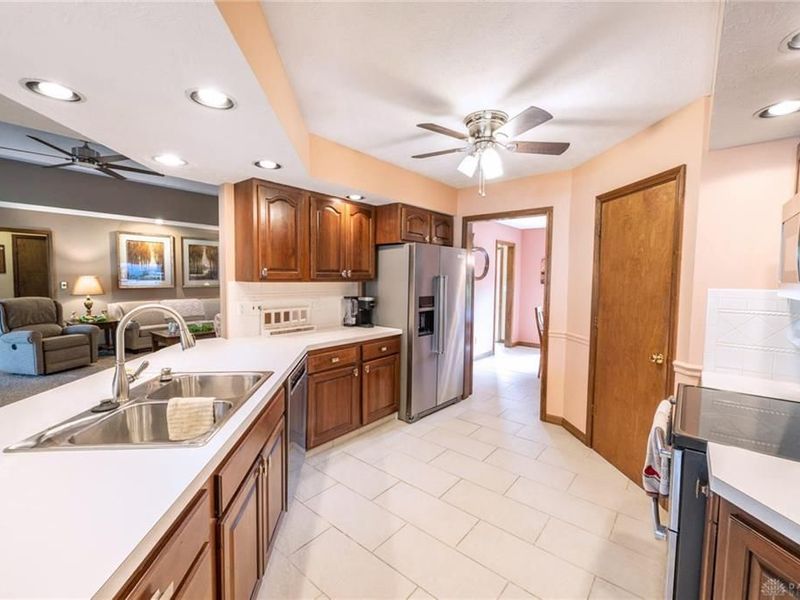 10535 Frederick Pike, Vandalia, OH 45377 Photo 24
