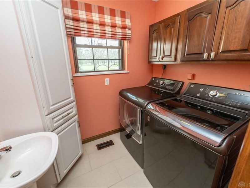10535 Frederick Pike, Vandalia, OH 45377 Photo 60