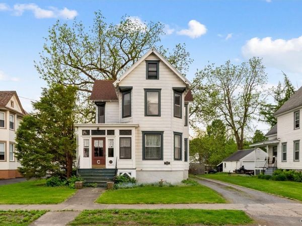 233 W Walnut Street , Oneida, NY 13421