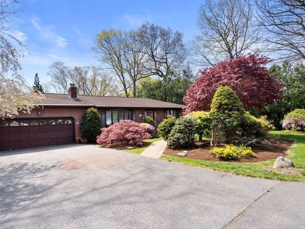 49 Lake St, Shrewsbury, MA 01545