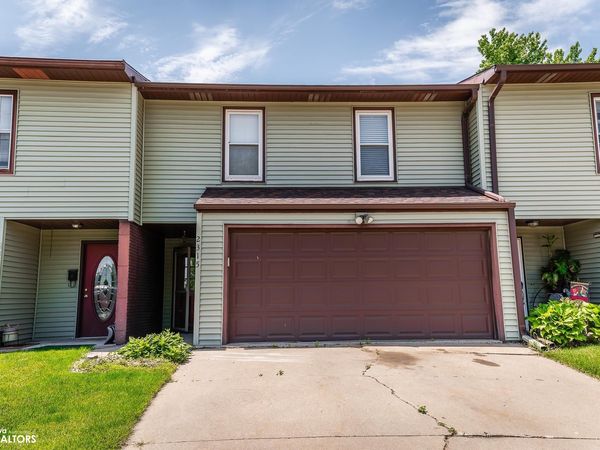 2315 S 5Th Avenue, Marshalltown, IA 50158