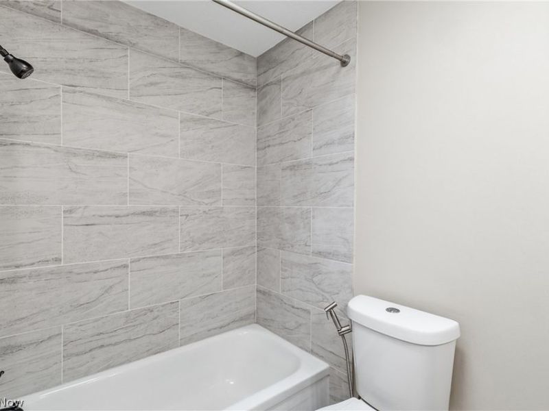 6195 Stafford Drive, North Olmsted, OH 44070 Photo 10
