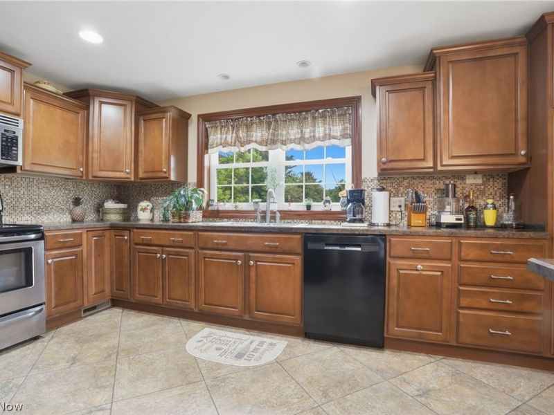 359 Walnut Street, Leetonia, OH 44431 Photo 3