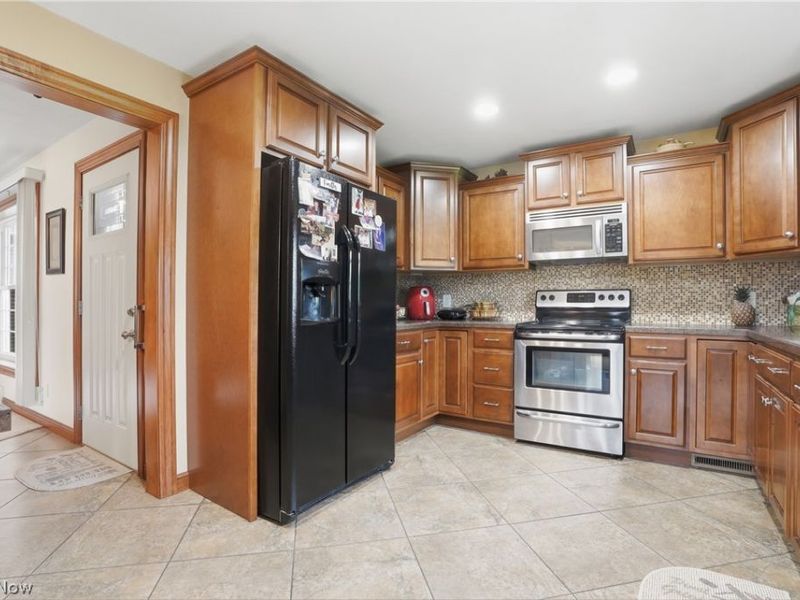 359 Walnut Street, Leetonia, OH 44431 Photo 7