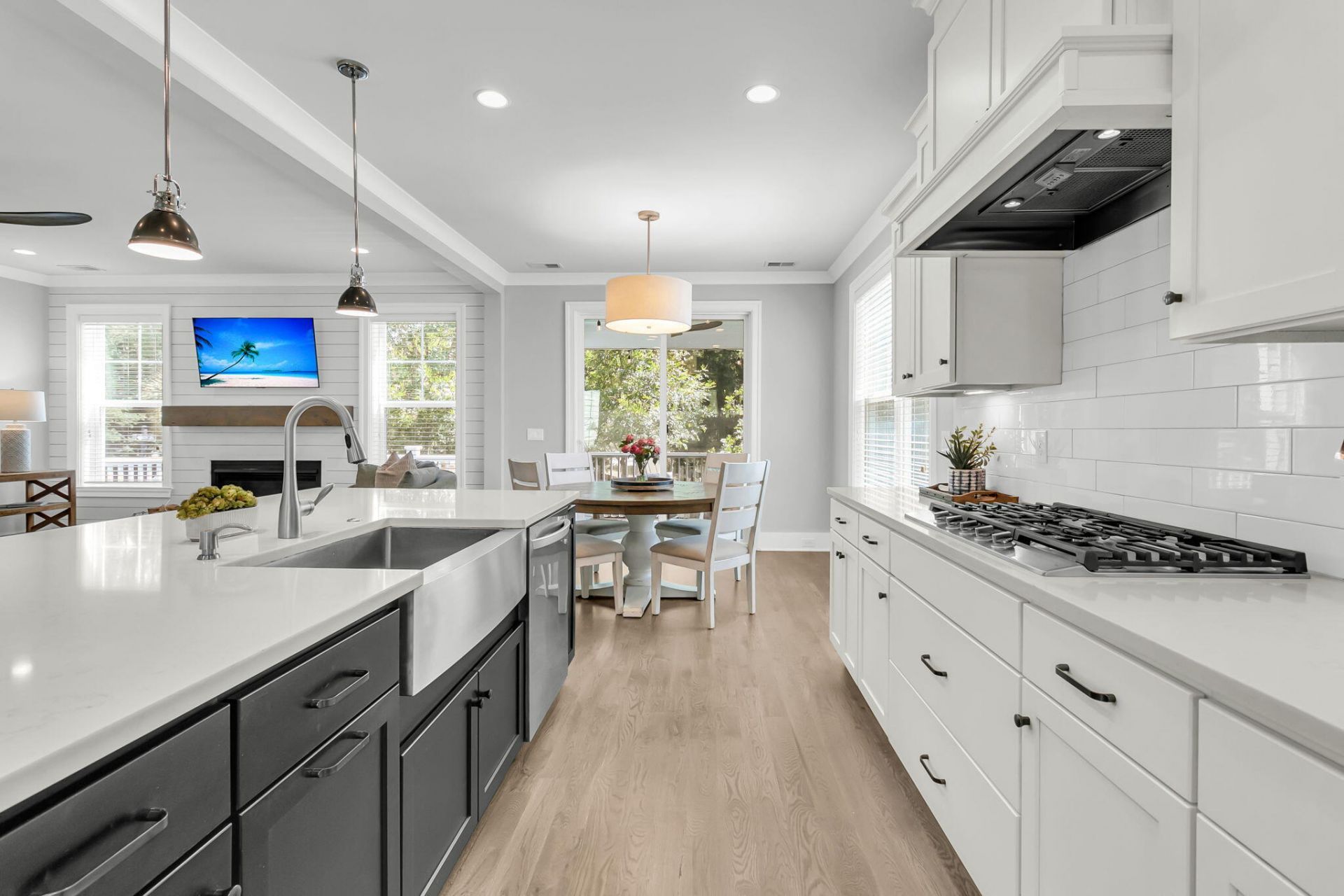 1560 Red Tide Road Photo 12