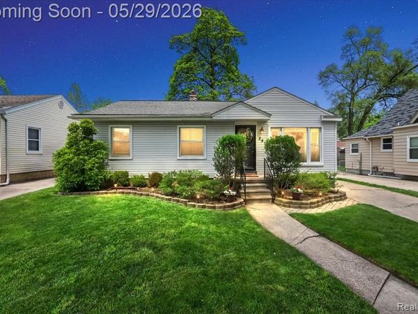 246 Massoit Street , Clawson, MI 48017