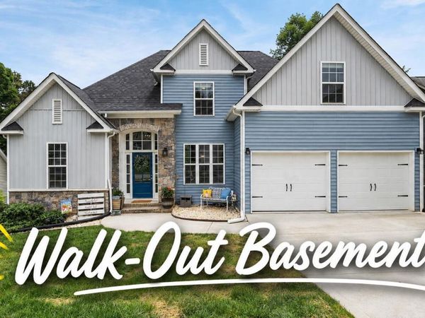1084 Hillside Lane, Lenoir City, TN 37771