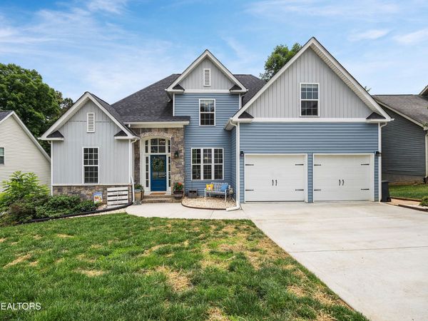 1084 Hillside Lane, Lenoir City, TN 37771