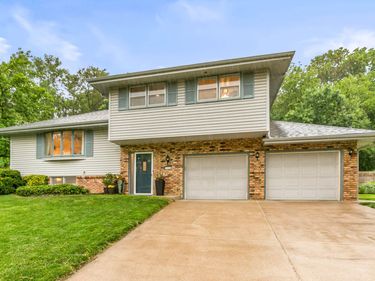 15464 NALL Road, COUNCIL BLUFFS, IA 51503