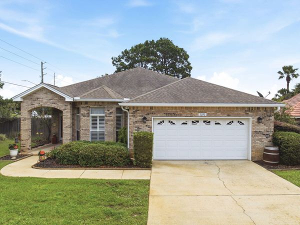 2092 Pritchard Point Drive, Navarre, FL 32566