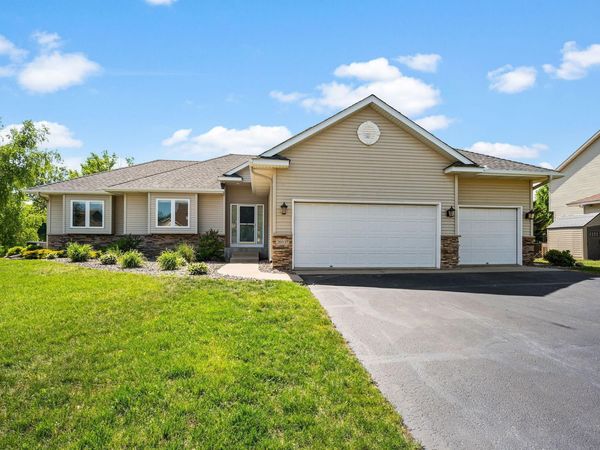 20337 Ipava Avenue, Lakeville, MN 55044