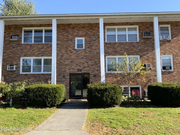 11-21 Ashdown Road, Unit 15A, Ballston Lake, NY 12019