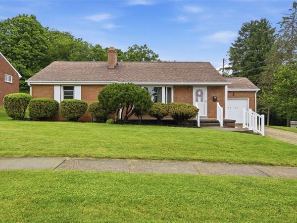 2207 Ridgevue Ave, Aliquippa, PA 15001