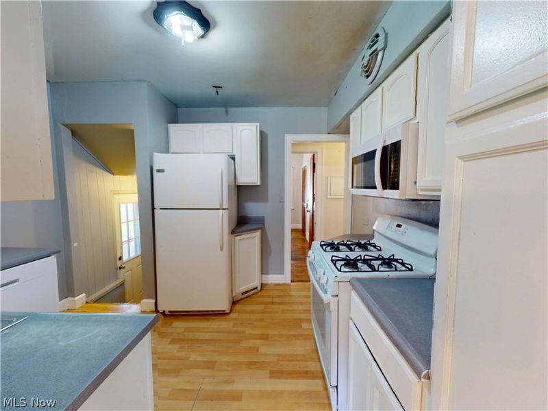 1560 Biltmore Road, Lyndhurst, OH 44124 Photo 10