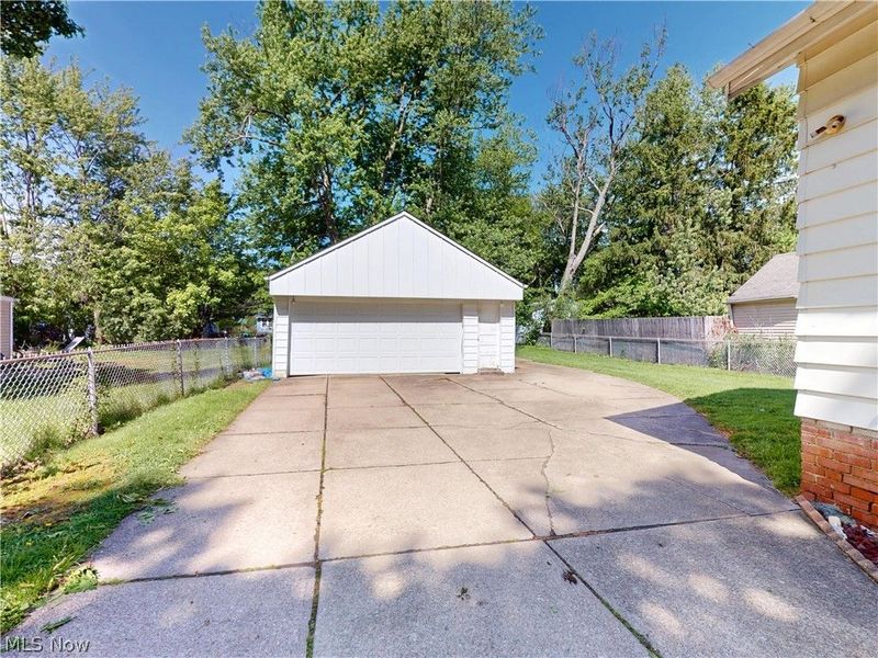 1560 Biltmore Road, Lyndhurst, OH 44124 Photo 23
