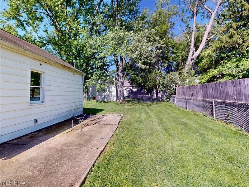 1560 Biltmore Road, Lyndhurst, OH 44124 Photo 24