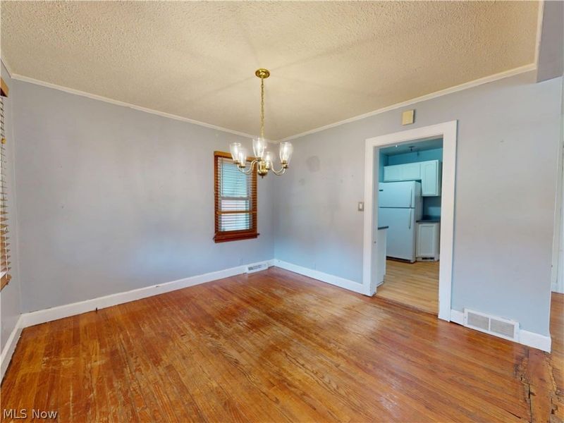 1560 Biltmore Road, Lyndhurst, OH 44124 Photo 5