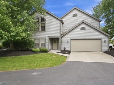 127 S Bayshore Drive, Columbiana, OH 44408
