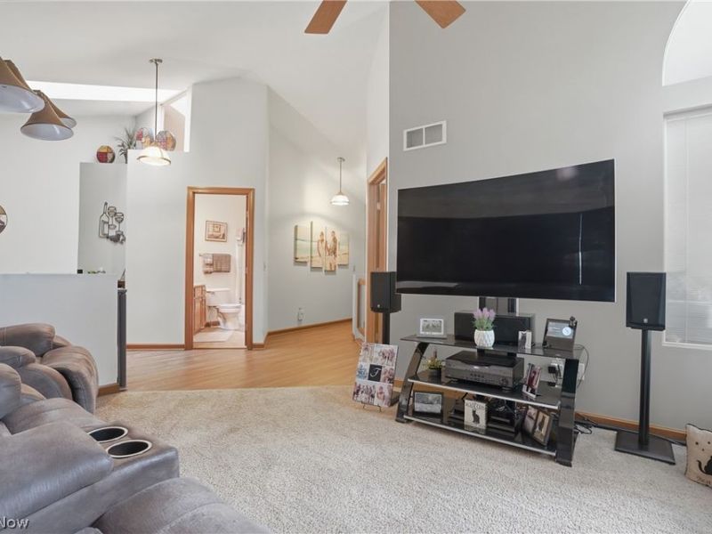 127 S Bayshore Drive, Columbiana, OH 44408 Photo 17