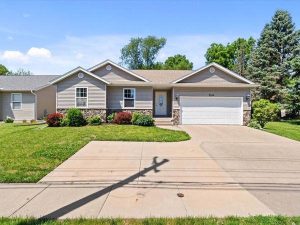 5134 N Division Street, Davenport, IA 52806