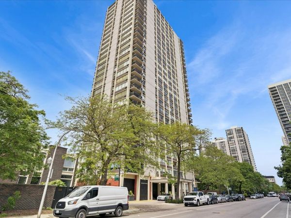 1355 N Sandburg Terrace , Unit 706D, Chicago, IL 60610