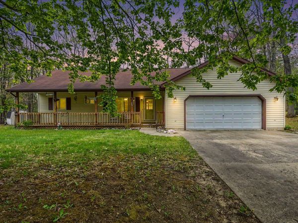 306 Silverhill Drive, Houghton Lake, MI 48629