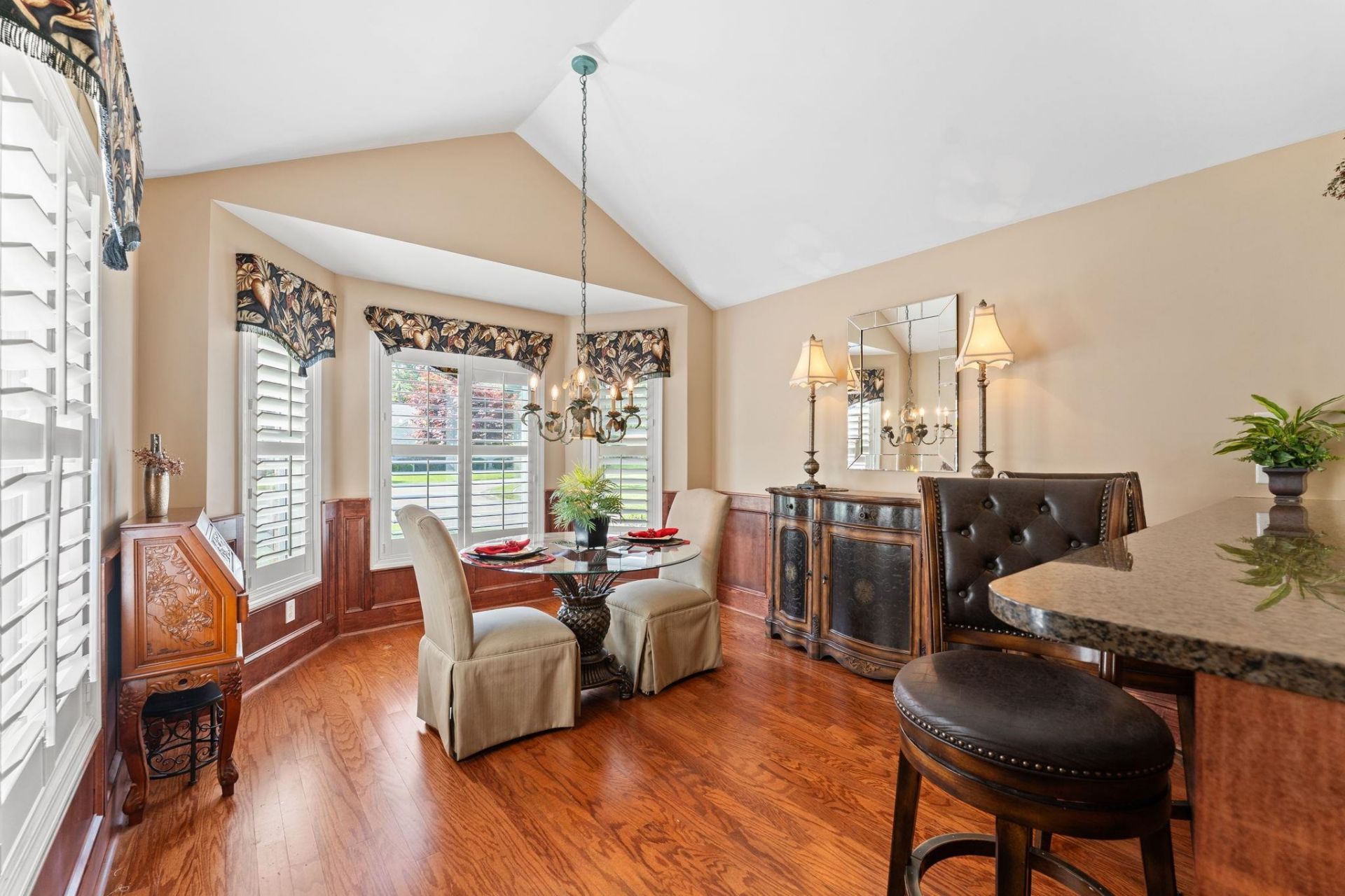 9624 Chestnut Ridge Dr.  Photo 14