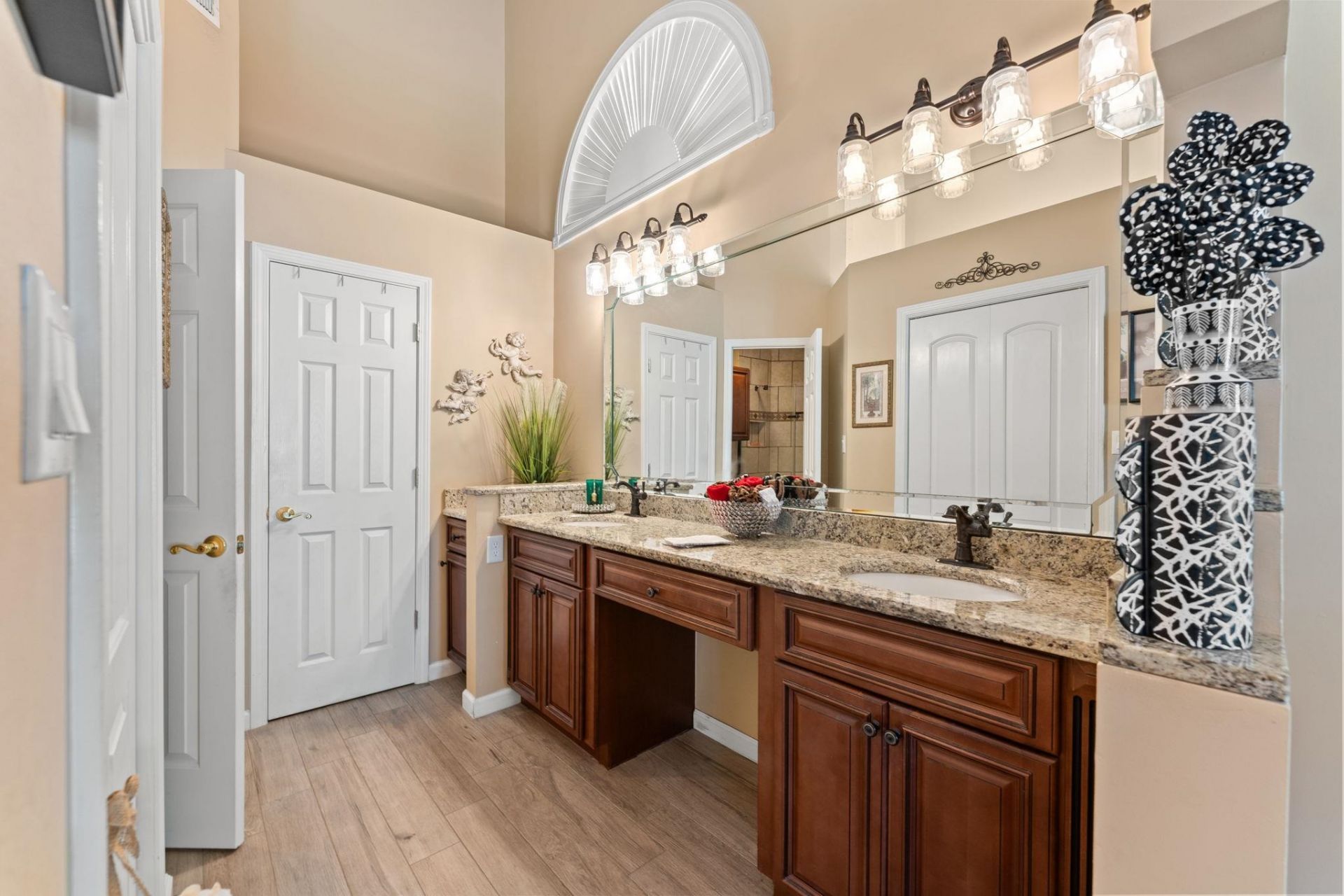 9624 Chestnut Ridge Dr.  Photo 22