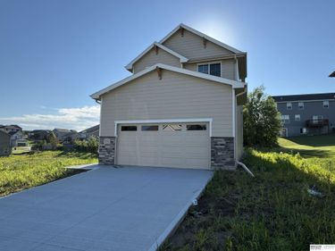 7713 N 116th Avenue, Omaha, NE 68142