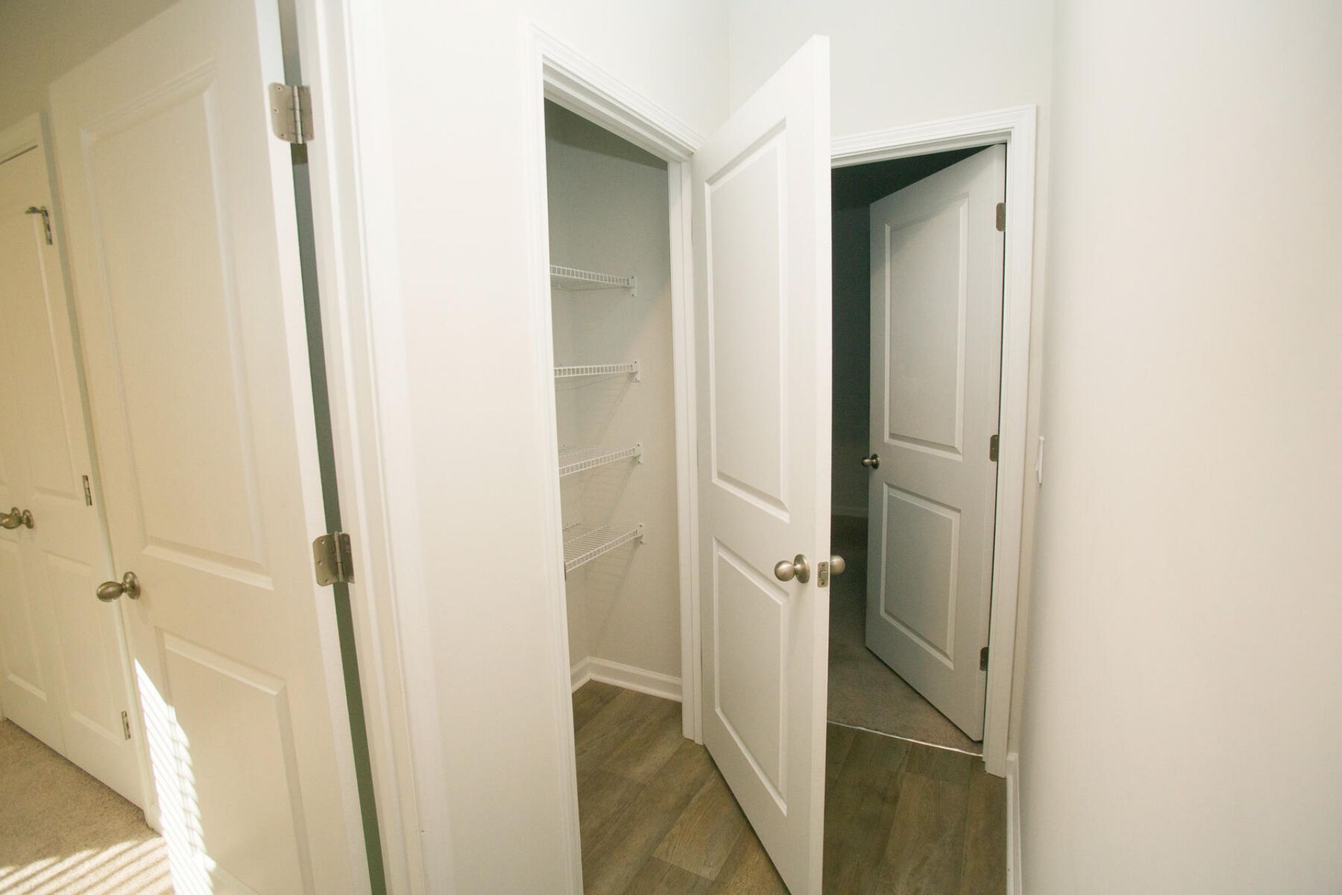 212 N Light Way Photo 12