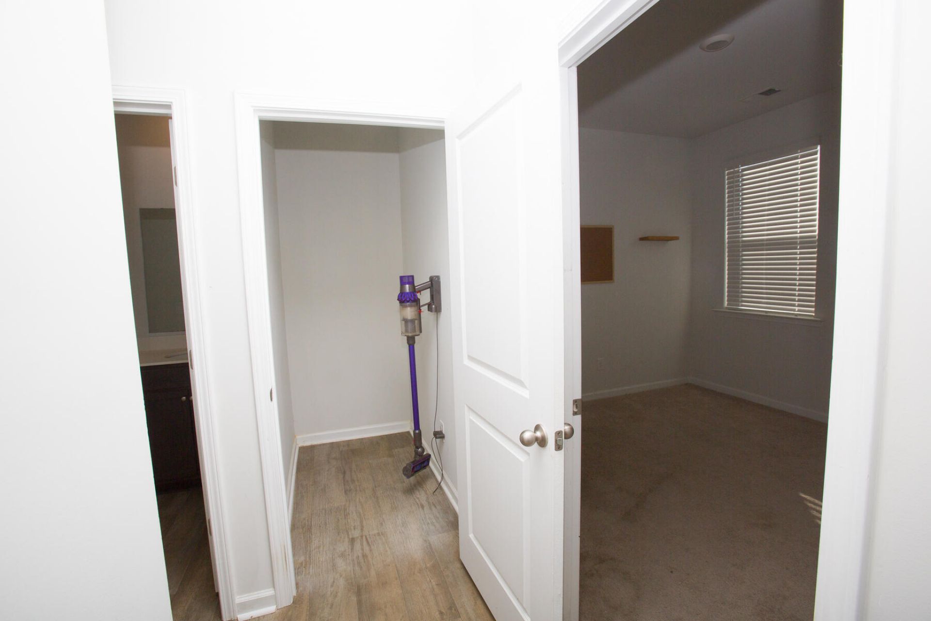 212 N Light Way Photo 16